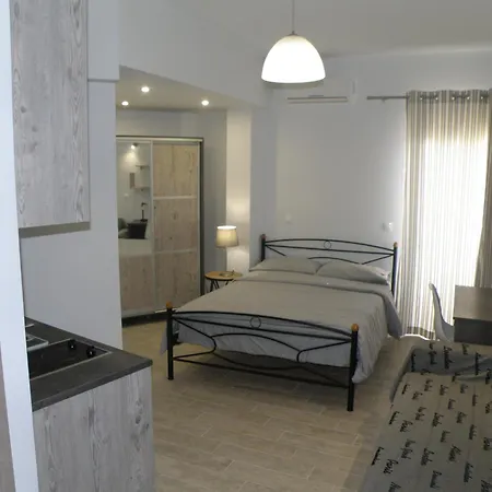 Talos And Aparthotel *
