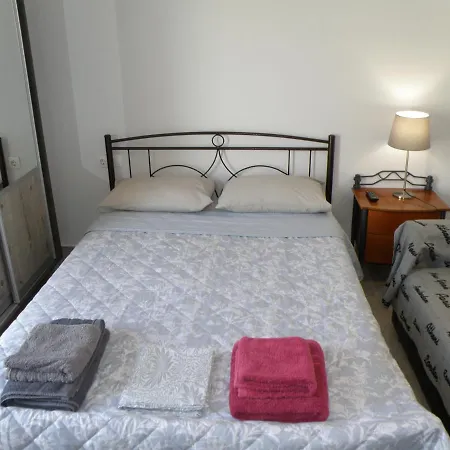 Talos And Apart Otel