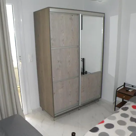 Talos And Apart Otel